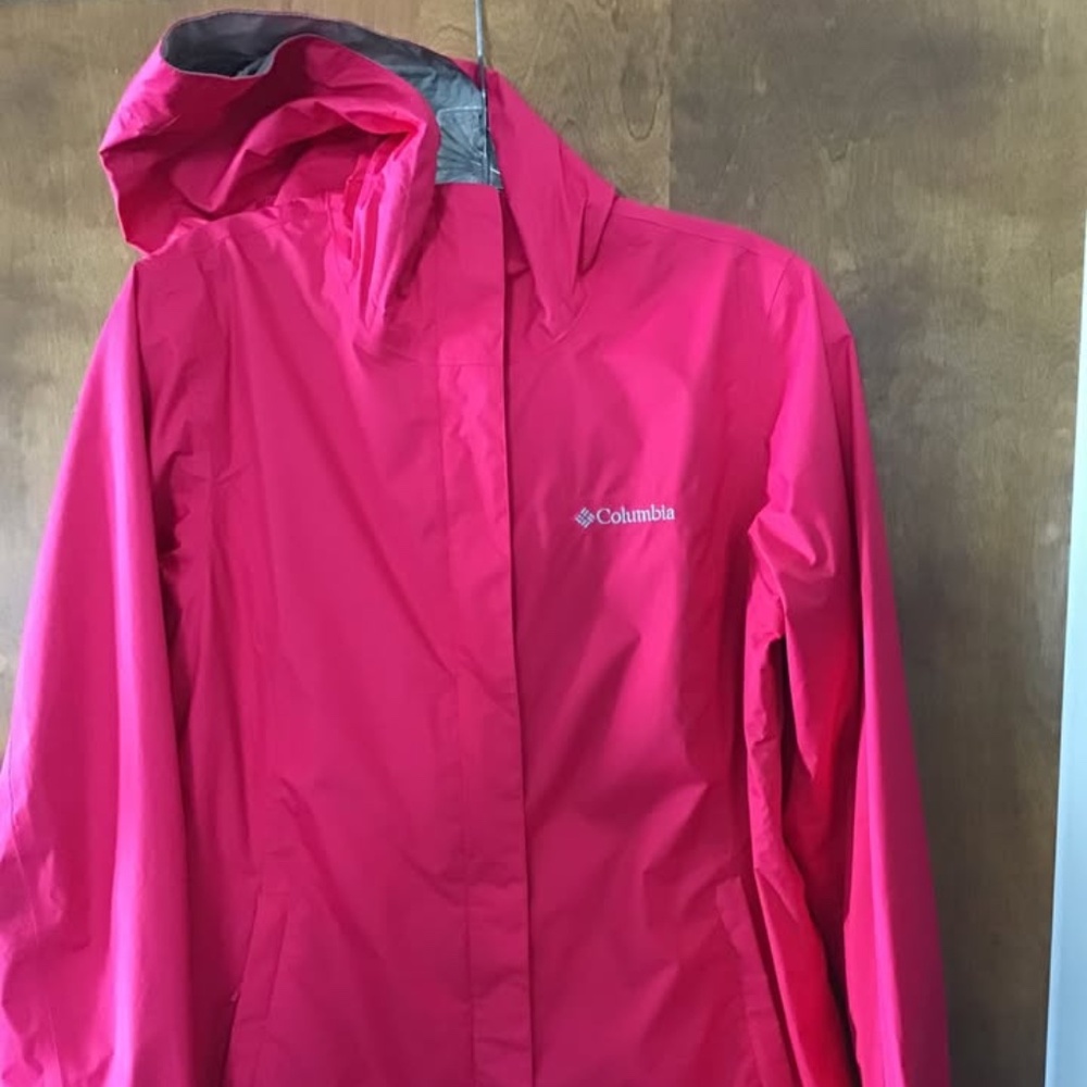 Columbia Omni-Tech Waterproof/Breathable Jacket- size S, NWOT